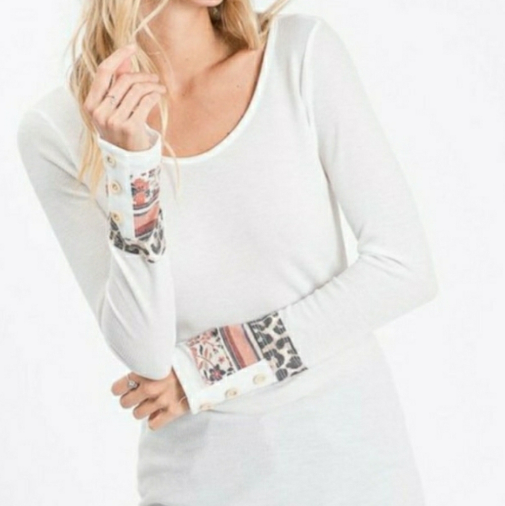 ⬇️⬇️ Price Drop! Super Cozy Thermal Knit w/Contrast Cuffs. So Cute!